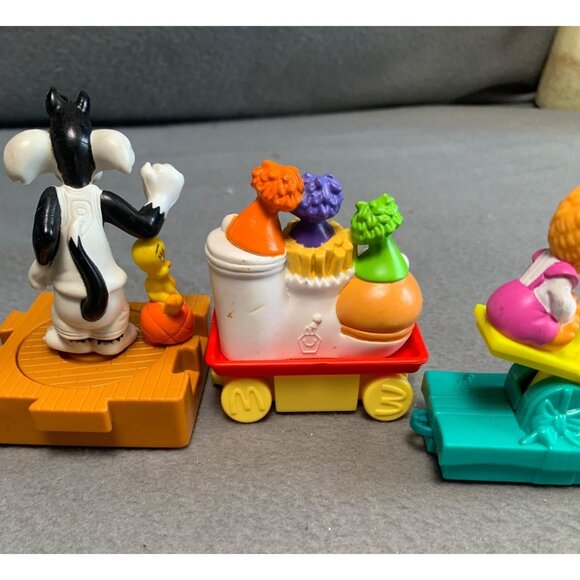 Vintage Scooby-Doo & Sylvester Tweety Collectible Happy Meal Toys Set - Picture 8 of 15